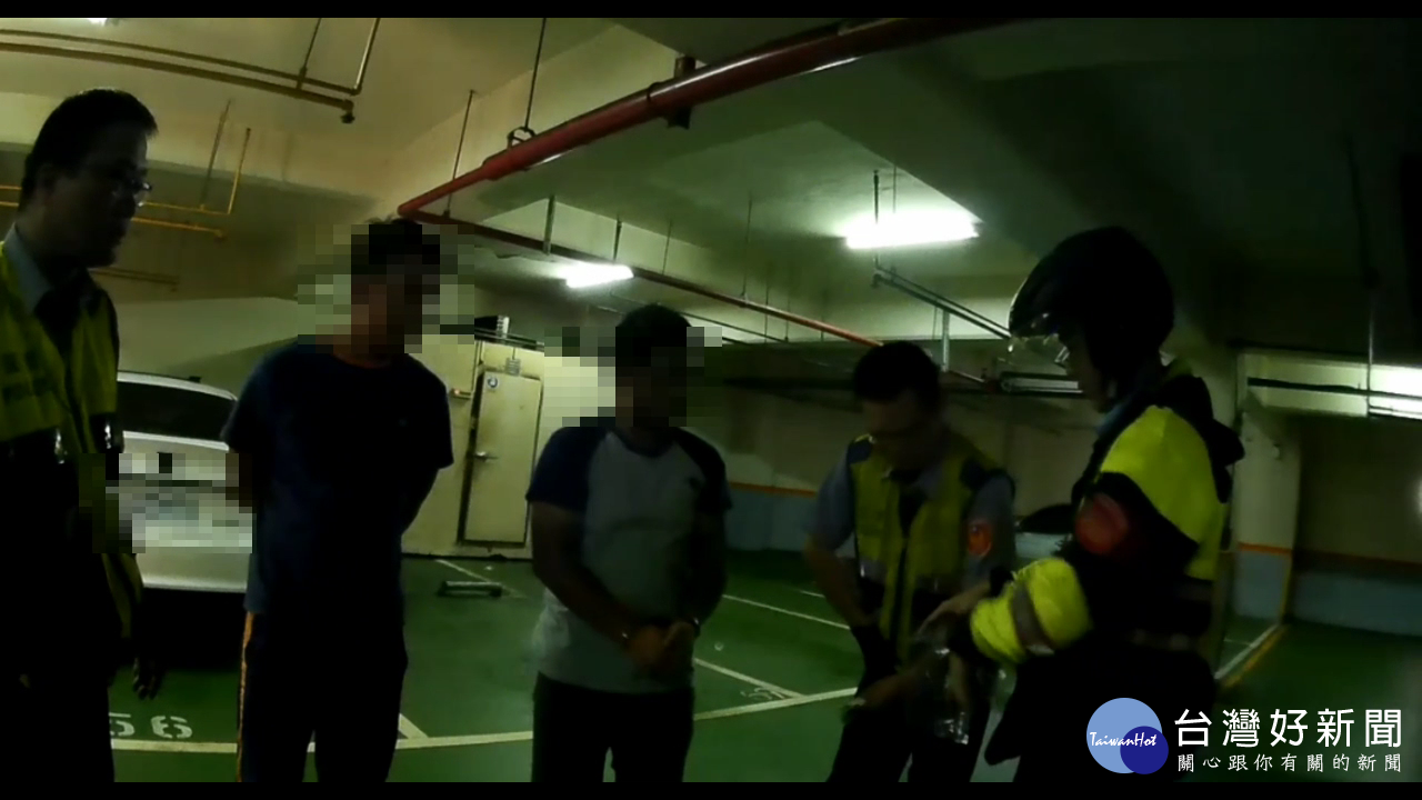 中壢派出所警員查獲莊姓犯嫌持有改造槍支及改造子彈,全案訊後依法移送偵辦。