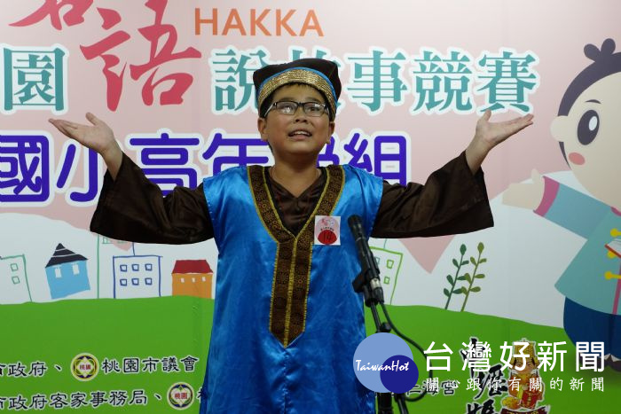 參賽選手做出時而穩重,時而輕鬆的口語表現,更添比賽的生動性及可看度。