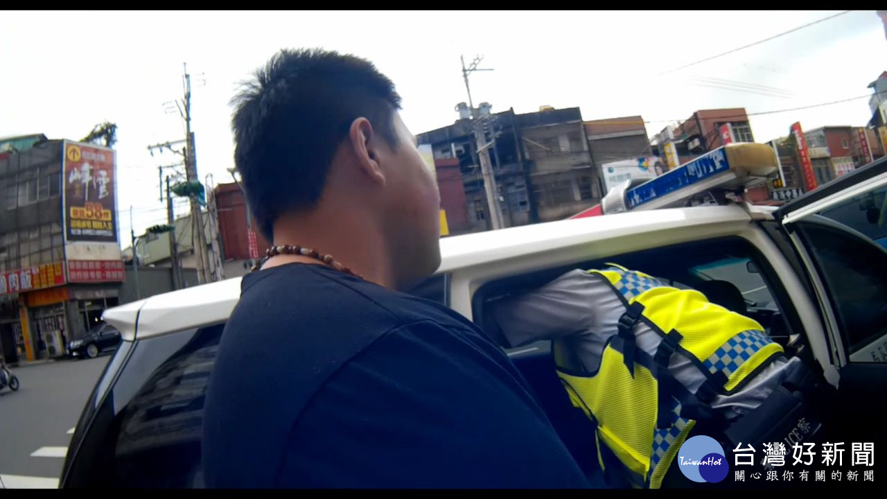 中壢分局大崙派出所查獲吳姓男子(82年次)違反陸海空軍刑法通緝案,全案訊後依法偵辦。