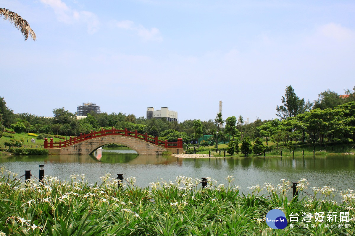 佔地2千多公頃的六輕園區擁有260多公頃的綠地,堪稱是最綠意盎然的工業園區。(記者林辰芬拍攝)