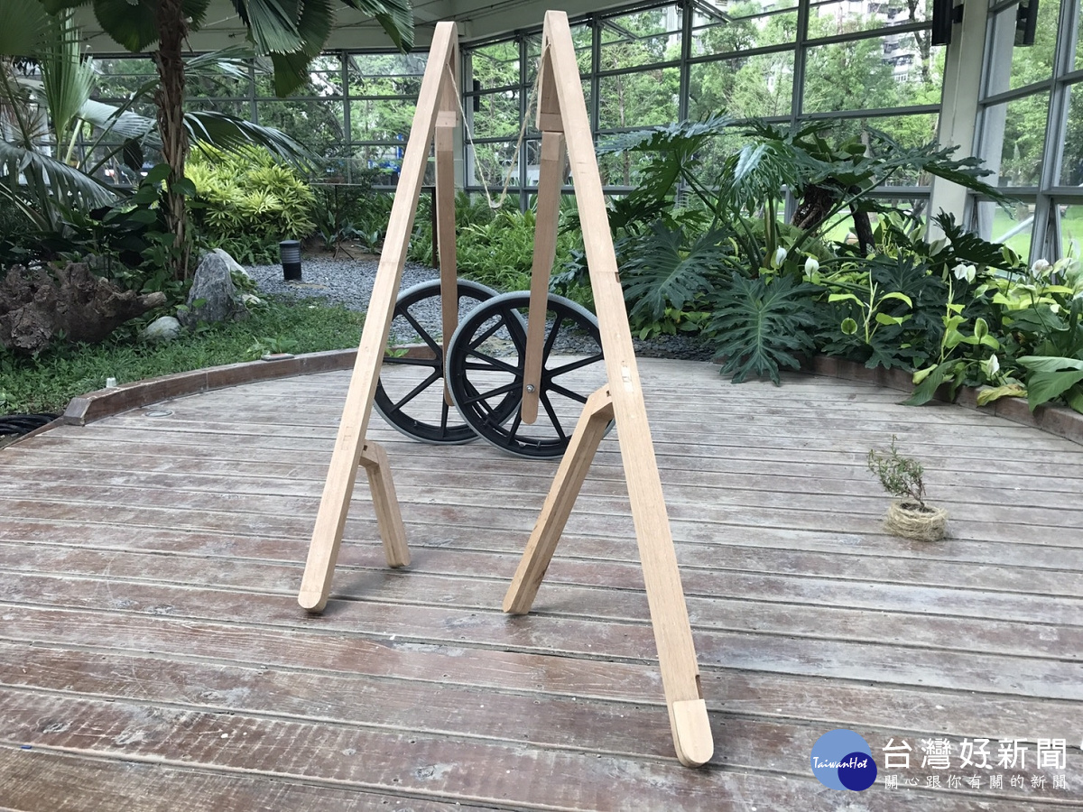 兩個輪子(圖/台北市政府工務局公園路燈工程管理處提供)