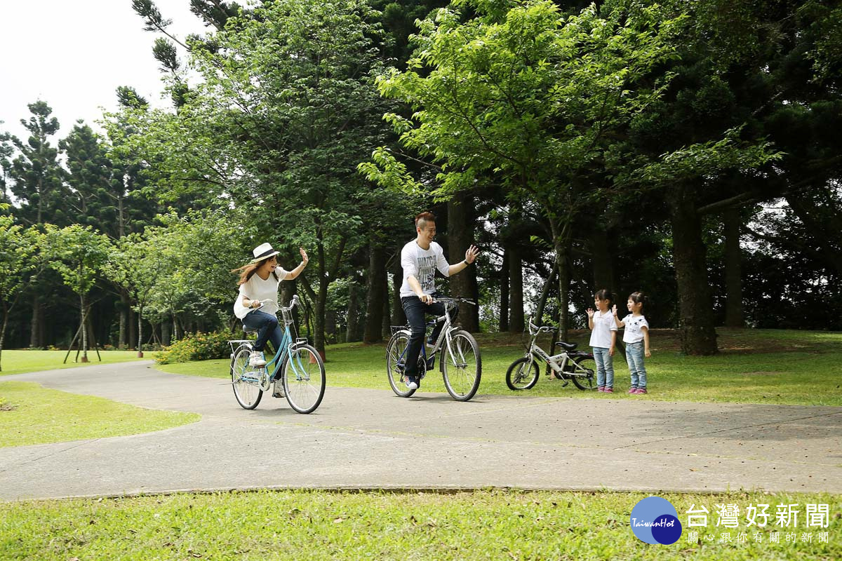 館內提供十多項適合全家人歡樂互動的休閒設施,包括腳踏車遊憩。