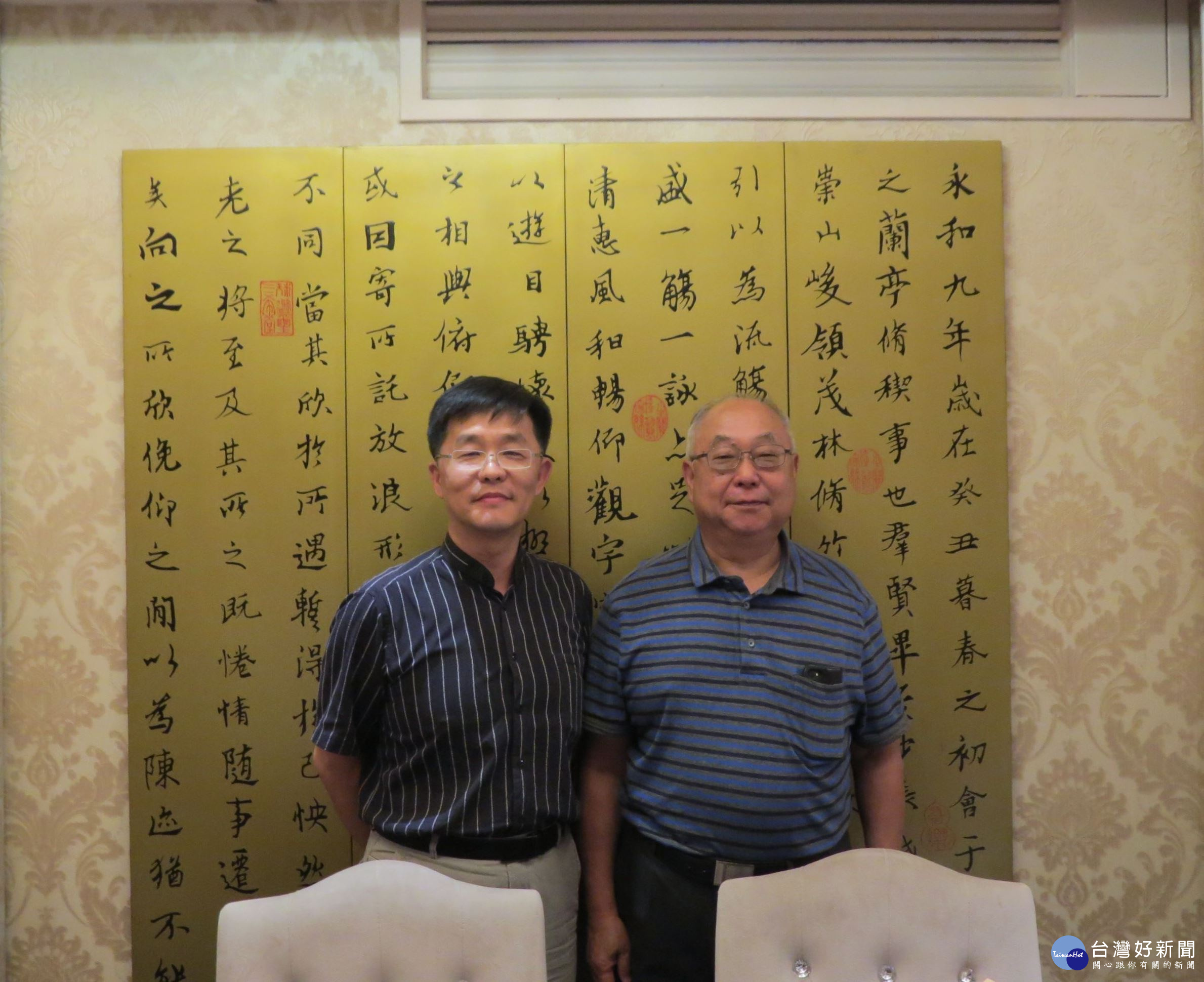 董事長方海龍博士(右)表示,大華K-12的完整規劃,可以讓家長擁有一個值得託付的學習場域。
