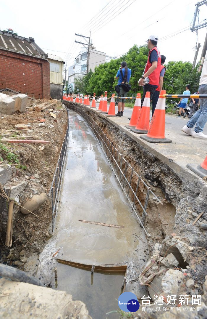 「龍潭區上華里富華街淹水防治工程」。