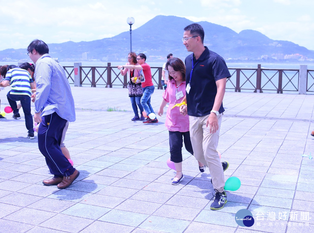 民政局未婚聯誼活動重現校園青春氛圍，大玩踩氣球IMG_1599