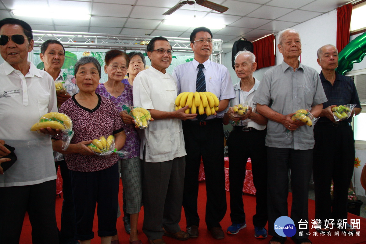 炎夏香蕉盛產　農糧署選購近3萬公斤分贈弱勢