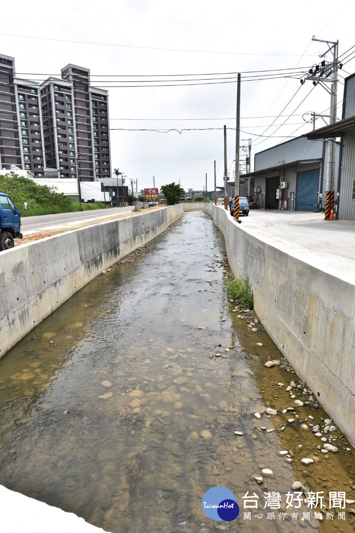 蘆竹區下中福支線排水護岸改建工程竣工。