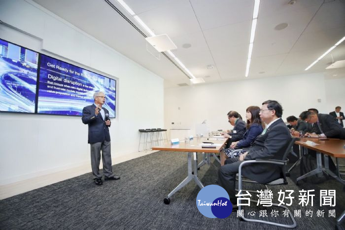 桃園市長鄭文燦率市府團隊,在加州矽谷參訪思科(Cisco)總部。