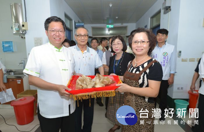   桃園市長鄭文燦出席「桃園市私立新生醫護管理專科學校考生祈福活動」。