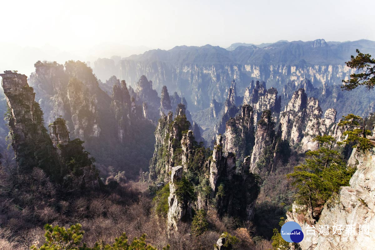 以鬼斧神工的天然景觀聞名世界的張家界，是中國最重要的觀光城市之一，每年吸引上萬名旅客前往旅遊。（圖／喜鴻假期提供）