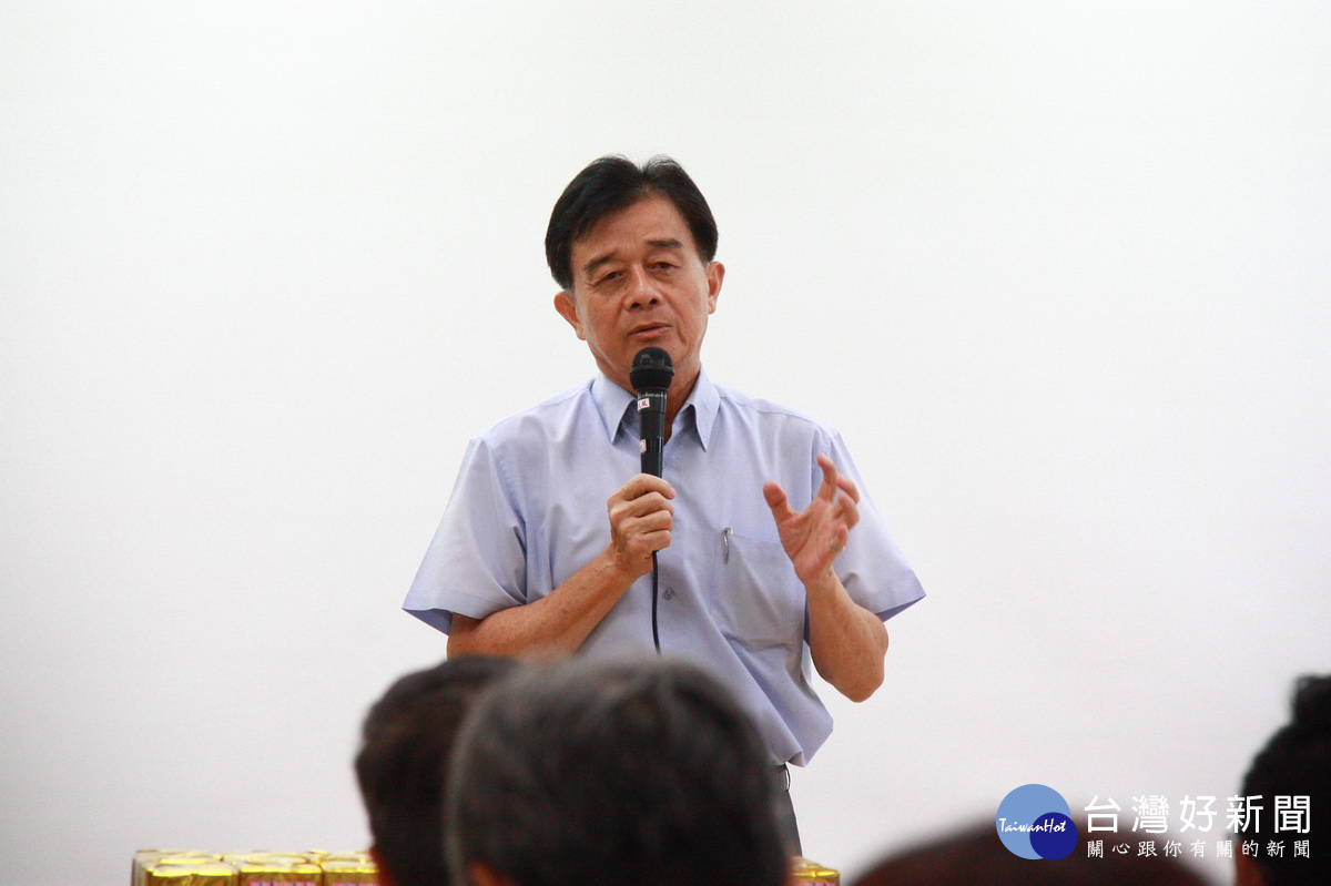社勞處長林俊梧期勉大家致力發展社區健全功能。(記者扶小萍攝)