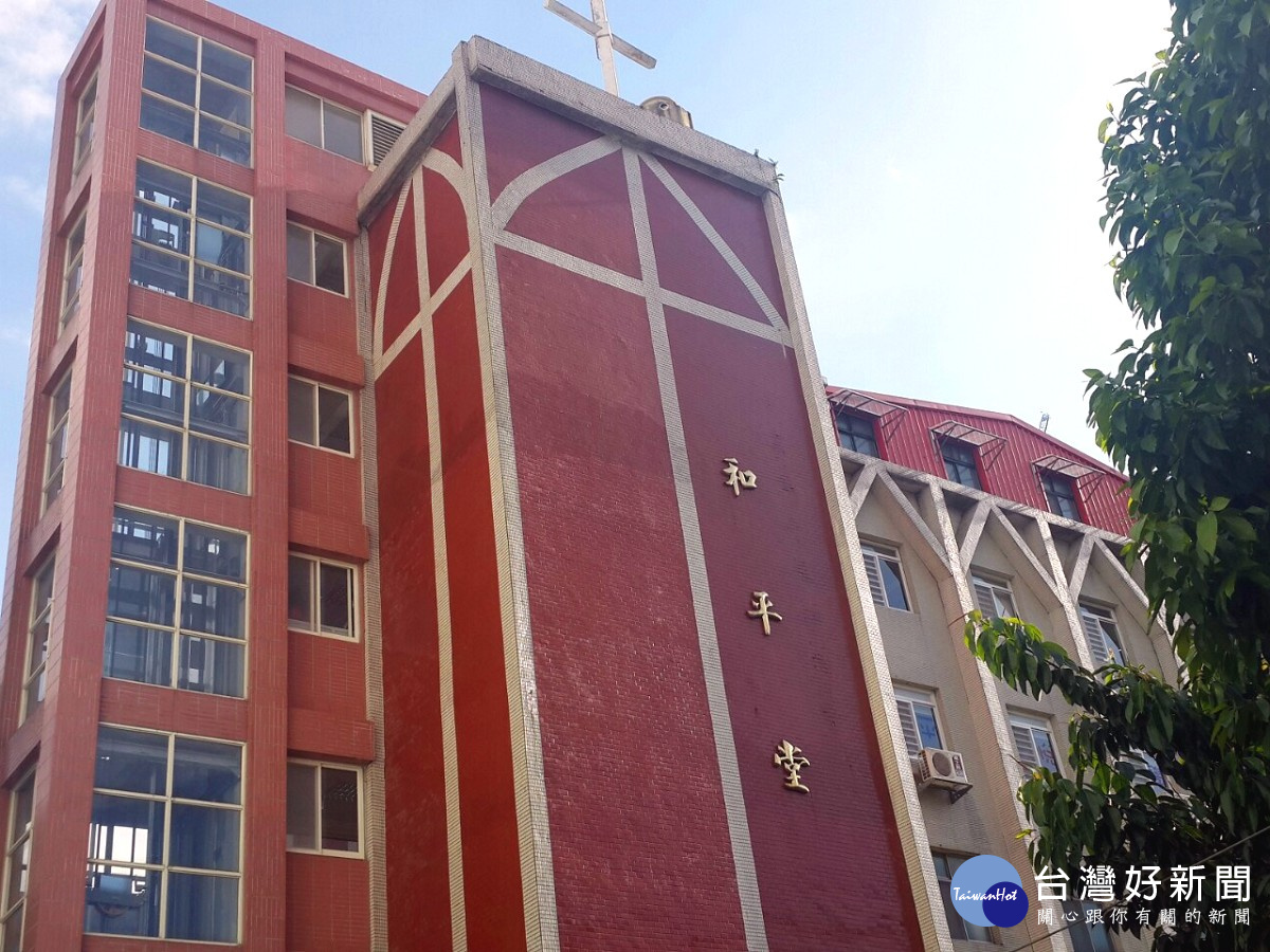 位於建國里內的和平堂,每年里內舉辦的大小活動,和平堂免費供應場地,建國里這邊提供攤位,雙方一起合作。(圖/記者黃竹佑攝)