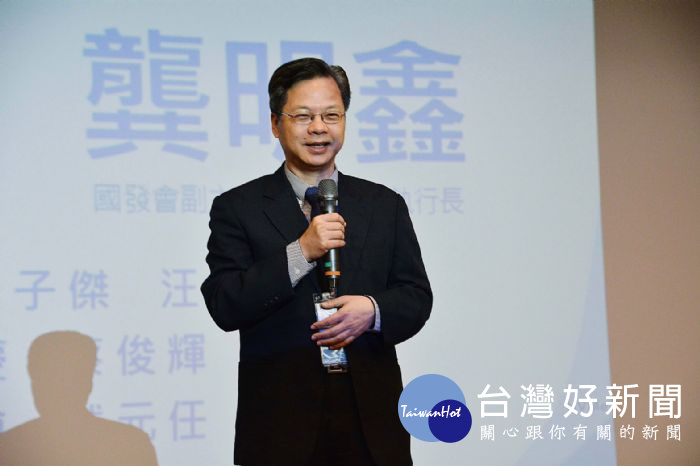 國發會副主委龔明鑫表示，恭賀美超微今日發表新一代推出產品SKYLAKE，邁入新的里程碑。