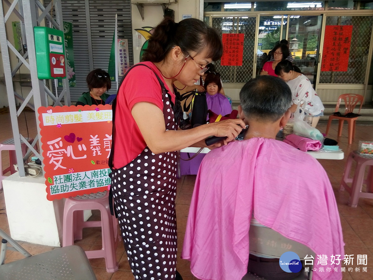 學員們結業已具獨立作業的髮業技巧。