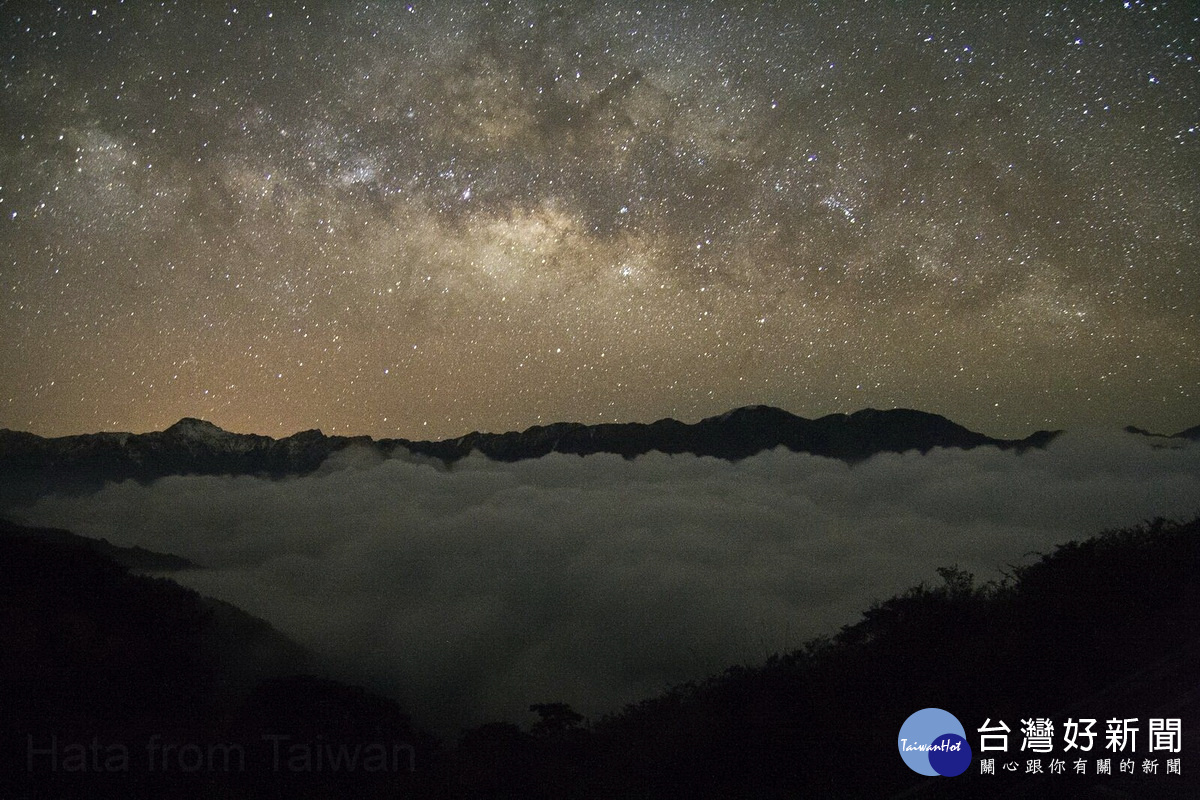 鳶峰高海拔山區，運氣好同時能欣賞到漂亮的雲海及壯麗的星空銀河景觀。（送政原提供） 