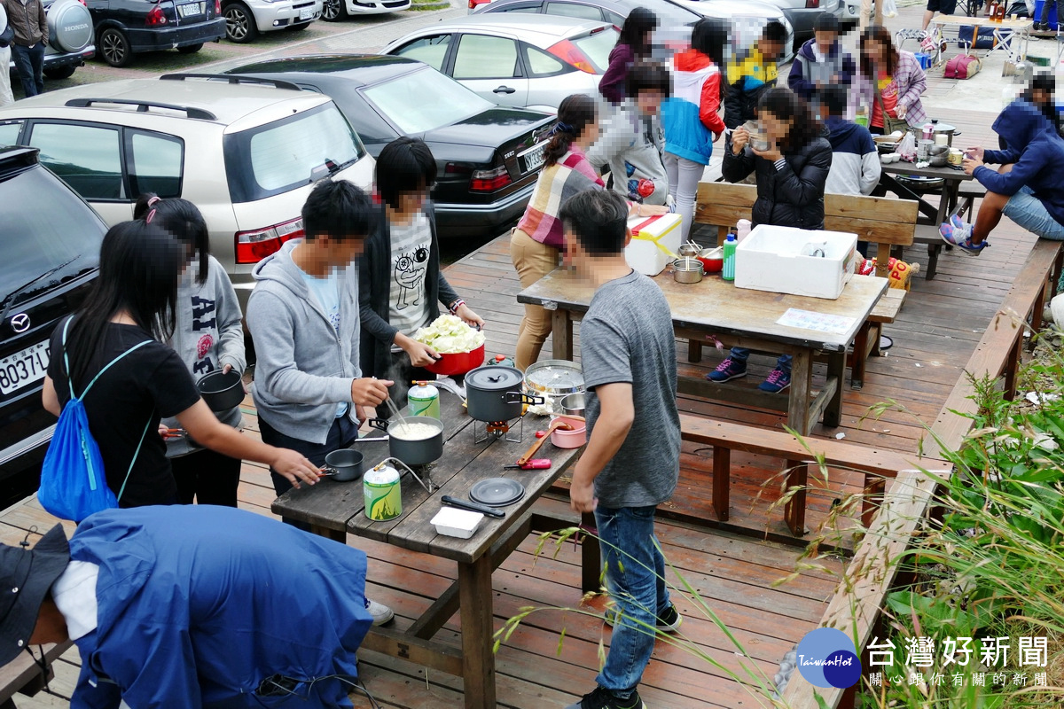 國家公園內禁炊煮、露營，請民眾配合。