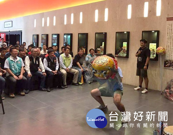 全國龍獅教練研習營於北港文化中心展開，將傳統技藝發揚光大。（記者陳昭宗拍攝）