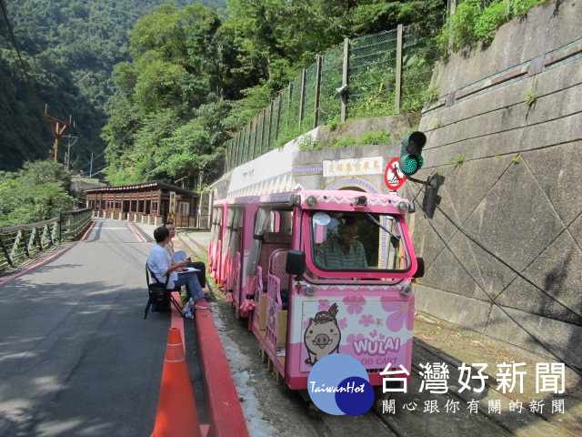 打造烏來觀光亮點　烏來台車進行整建修復及車輛測試