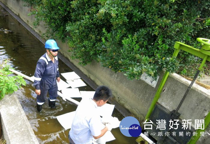 桃園市環保局特別推出「油污染應變作業手冊」及「油污染預防宣傳DM」，供民眾下載或線上閱覽。