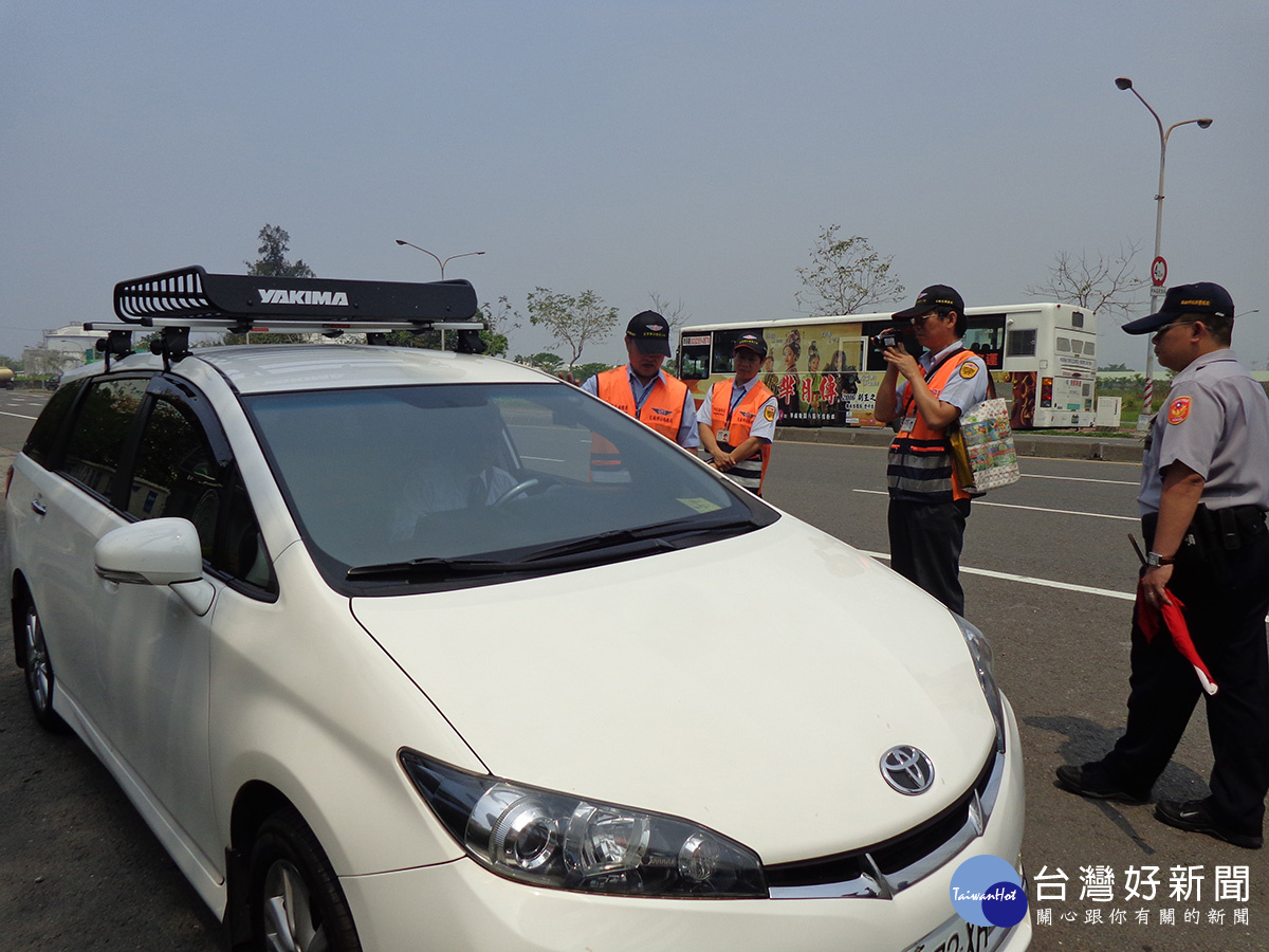 搭乘合法公路客運　確保乘車安全