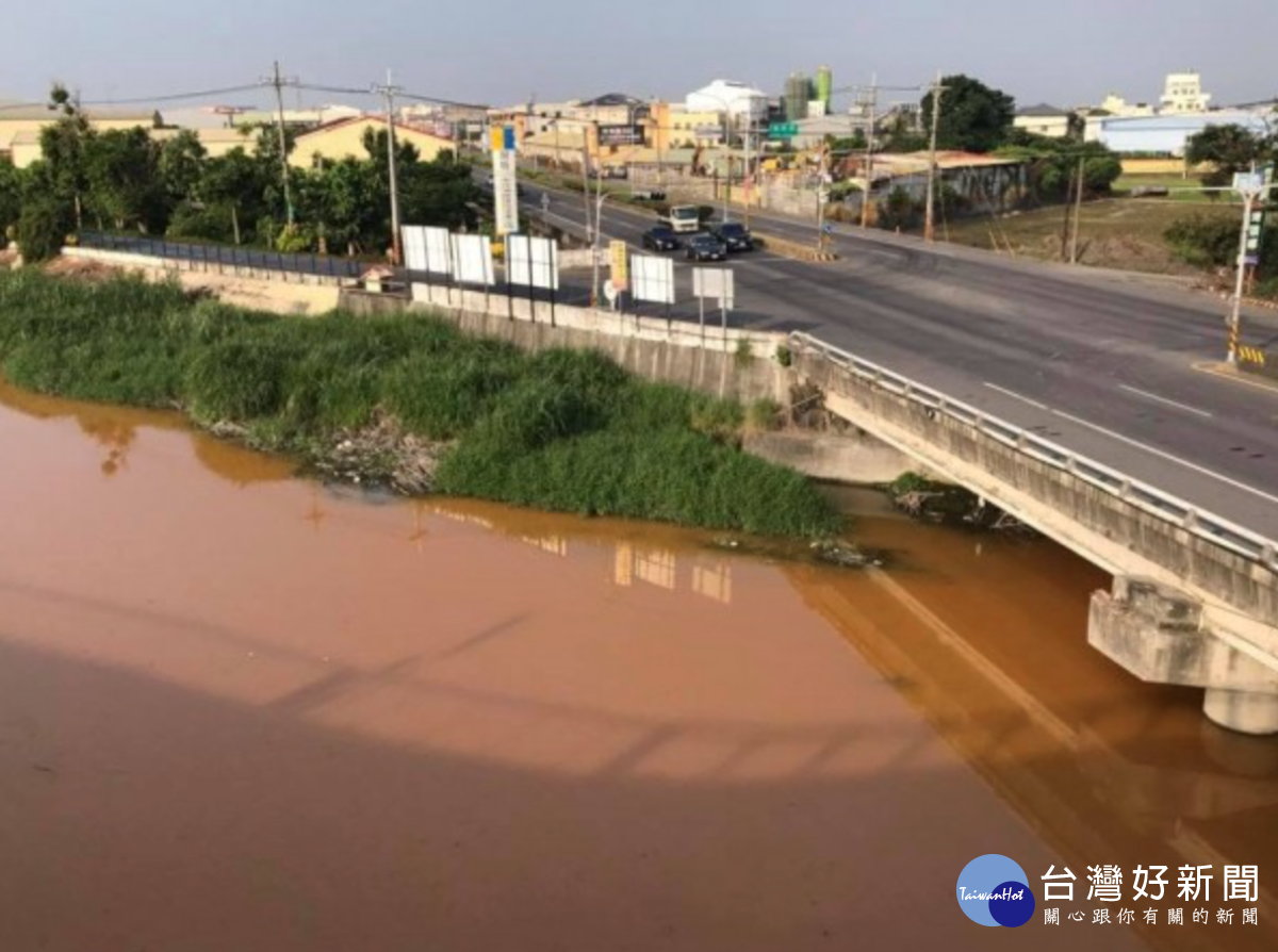 鍍鋅工廠偷排廢水　舊濁水溪成「黃河」