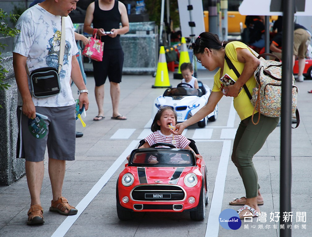 基市「人車當心．交通FUN心 GO」園遊會　盼交通安全觀念向下深耕