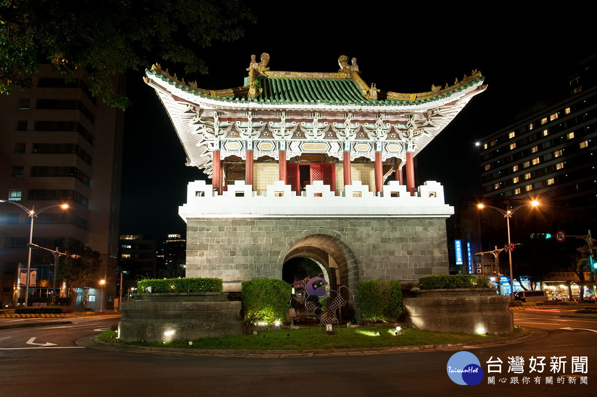 小南門(重熙門)夜景