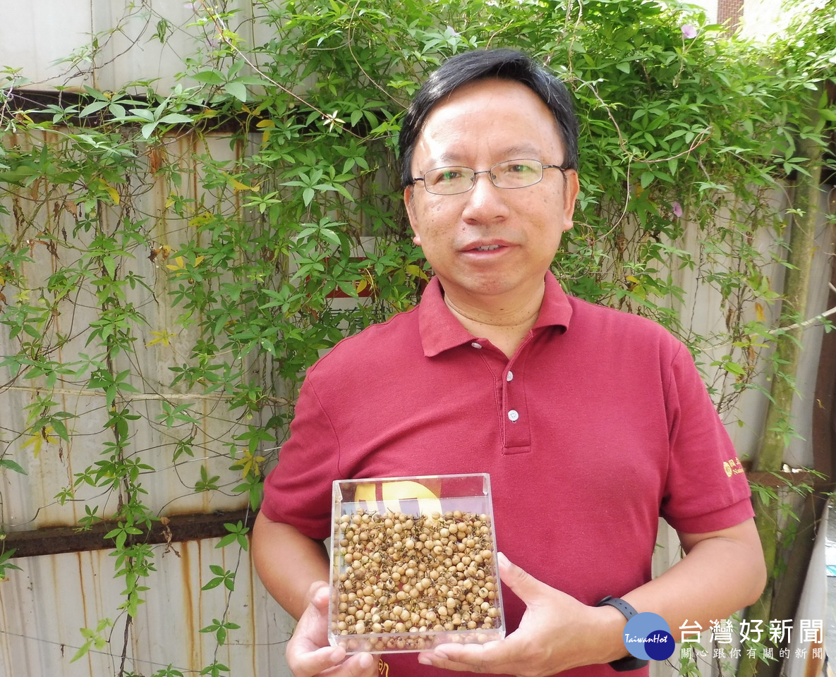 南投縣知名作家潘樵所著的《台灣牽牛花》一書,入選106年行政院文化部揭曉的「第39次中小學優良課外讀物」科學類推薦名單中。