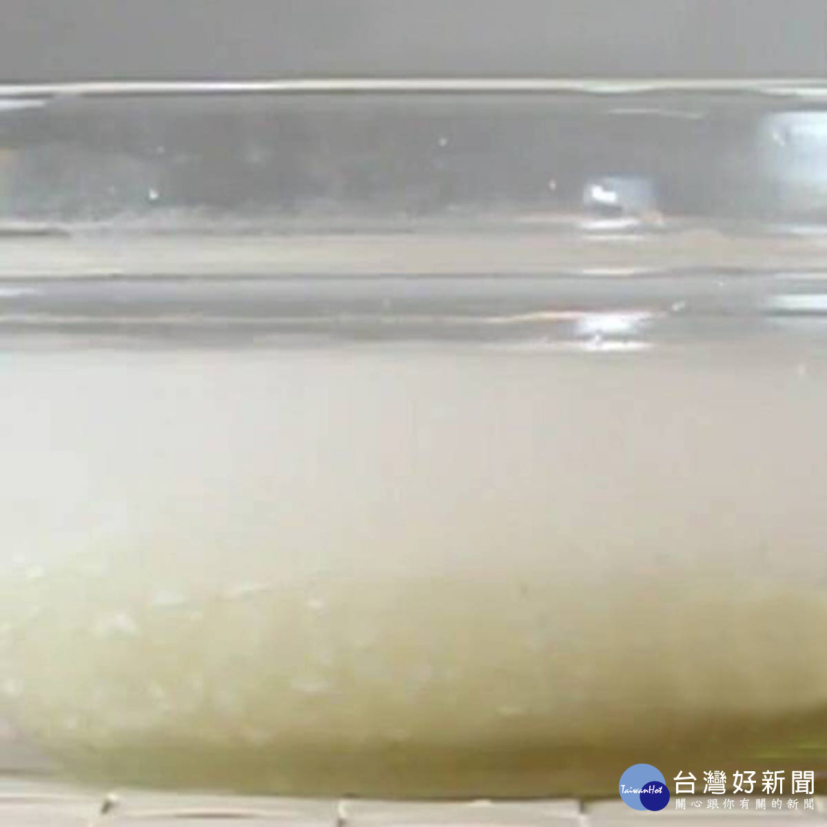 一般在煮飯前,民眾會用清水將白米洗過,但可能還無法完全 洗淨化學農藥殘留。