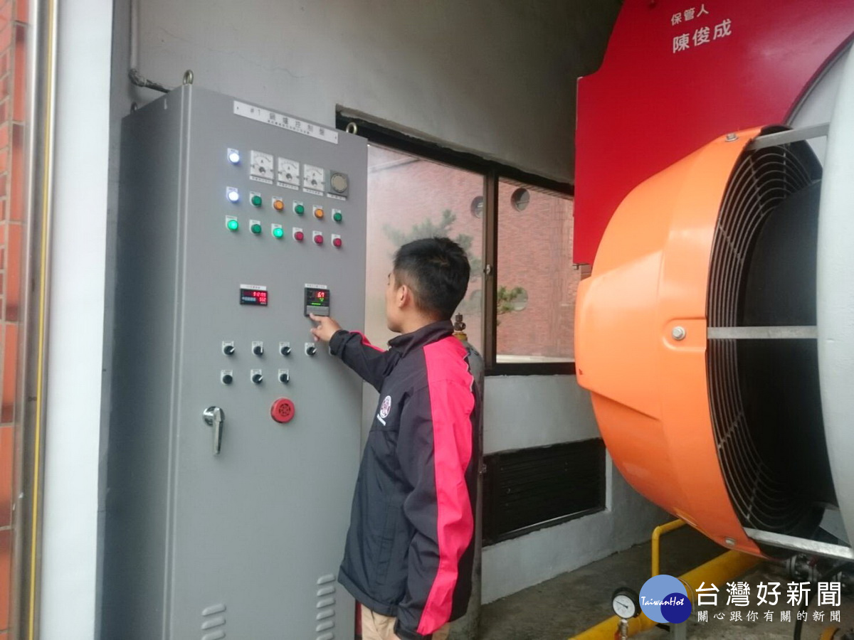 桃園市政府環保局推動「鍋爐改燃天然氣補助計畫」,補助金車公司將鍋爐改燃天然氣。