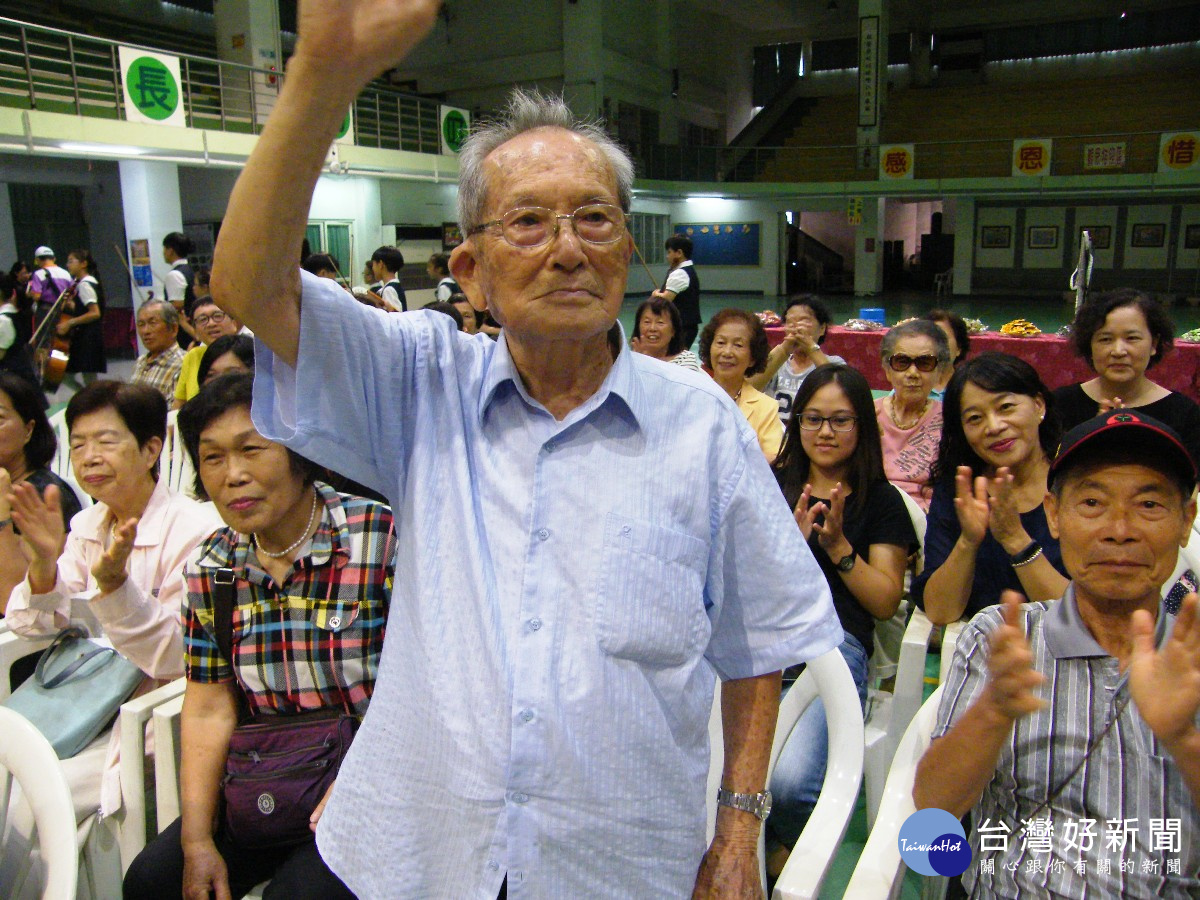 員林國小建校120周年　93歲老師返校與校友歡慶生日