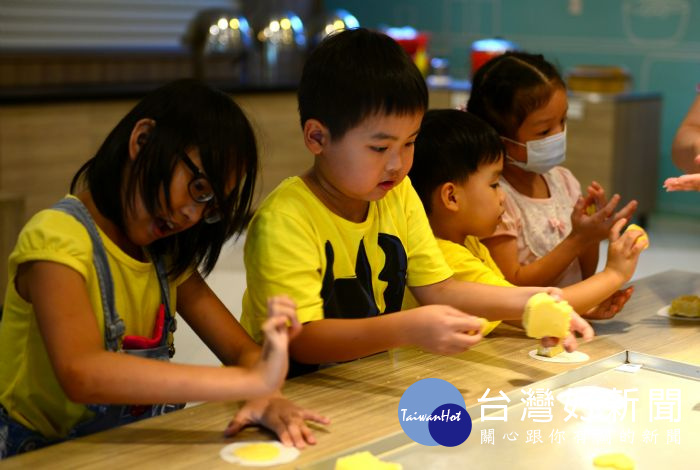 把環境意識傳遞給孩子和大人,希望透過潛移默化的過程,讓大家越來越重視環保 。