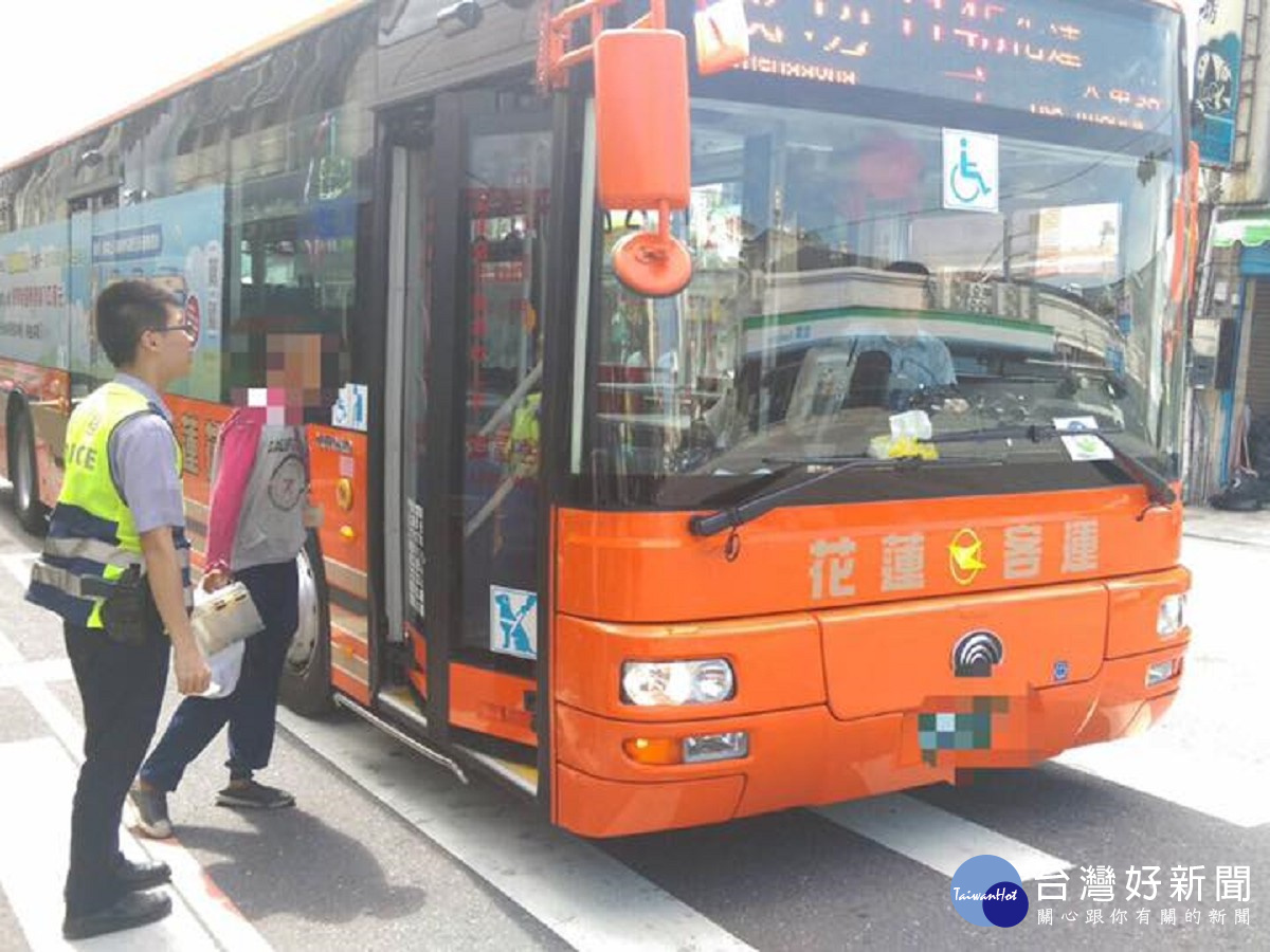 身障男子忘記回家路　警方協助搭車返家