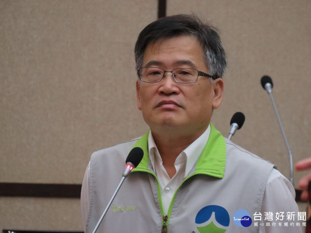 台南市代理市長李孟諺11日宣布環保局局長李賢衞調升副秘書長。