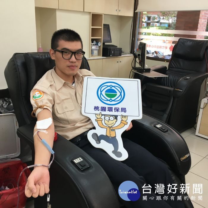 環保局替代役男,參與「暑期百萬cc捐血計畫」,捐出熱血回饋社會。
