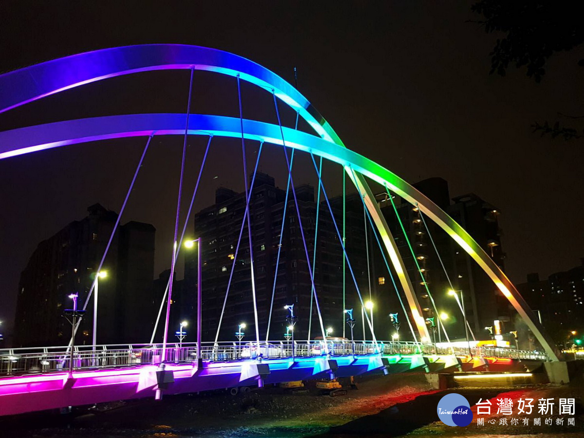 桃園新地標南崁大橋啟用， 達成防洪交通景觀三目標。