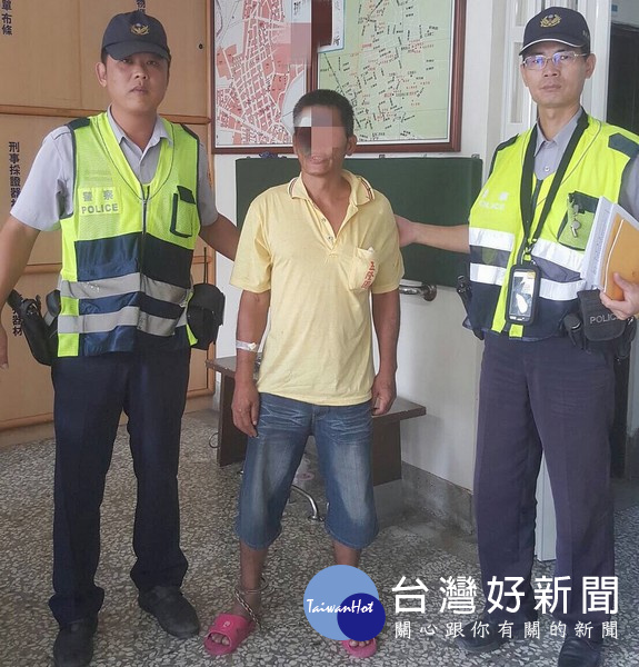 警方一眼認出偷車賊是名列管慣竊,立即佈線逮人。(記者陳昭宗拍攝)