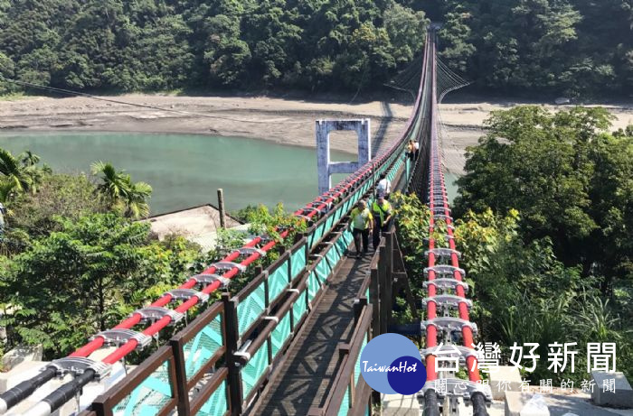 溪口吊橋。(圖/記者陳寶印攝)