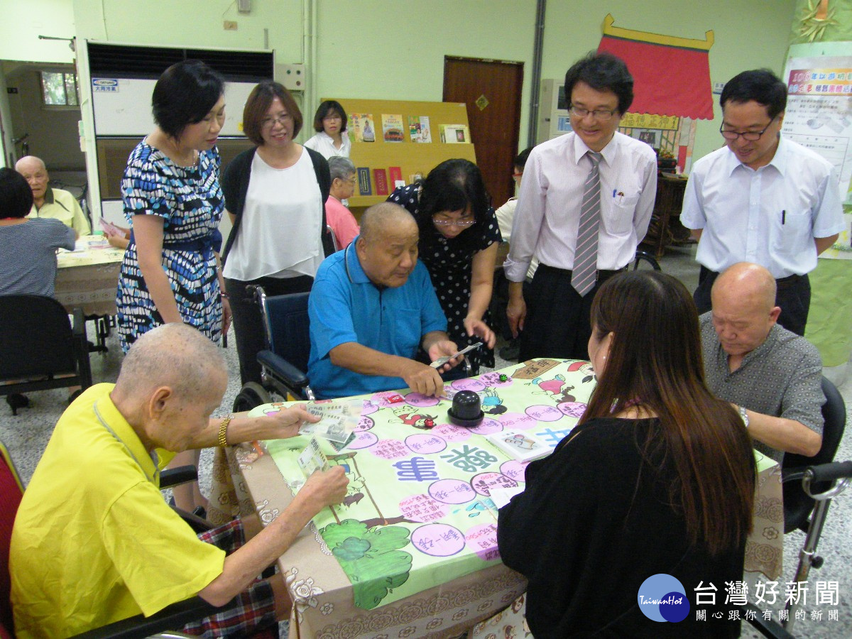 復古式桌遊遠離老化追求活躍 對高齡者生活具調適作用