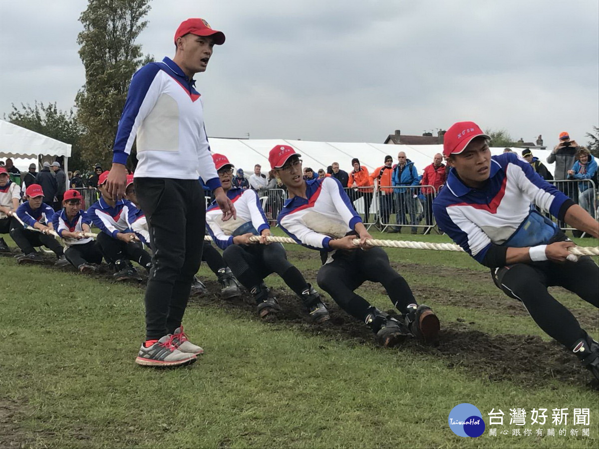 24日的錦標賽中與壽山高中組聯隊力戰群雄再奪1銅。(投高提供)