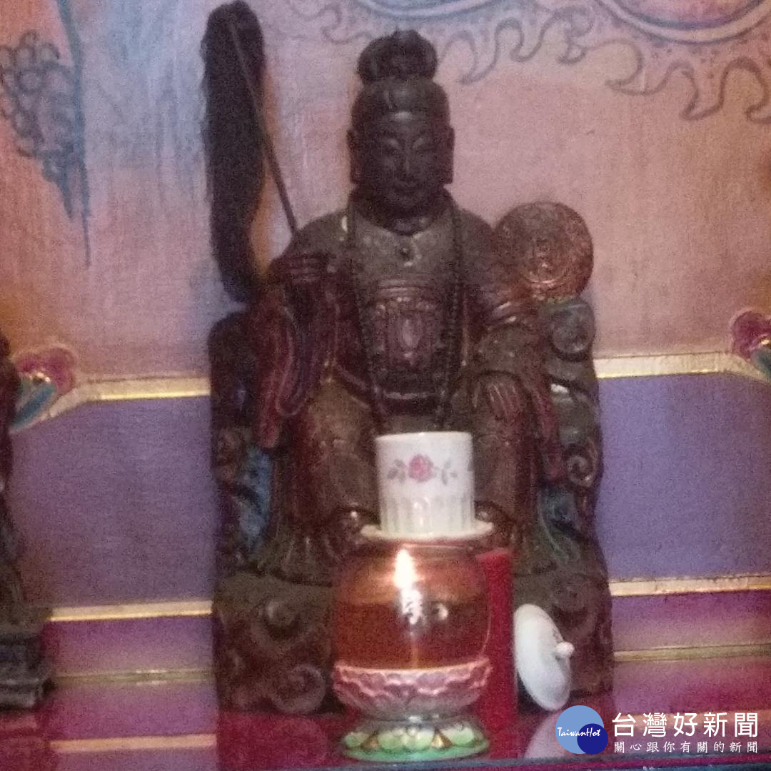 大溪普濟堂配祀太陰星君,是男女熱戀祈求之處。(圖/記者陳寶印攝)