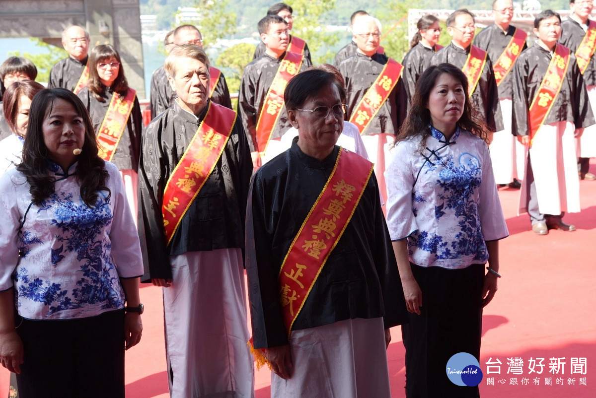孔子誕辰釋奠典禮於文武廟舉辦,林縣長擔任正獻官。