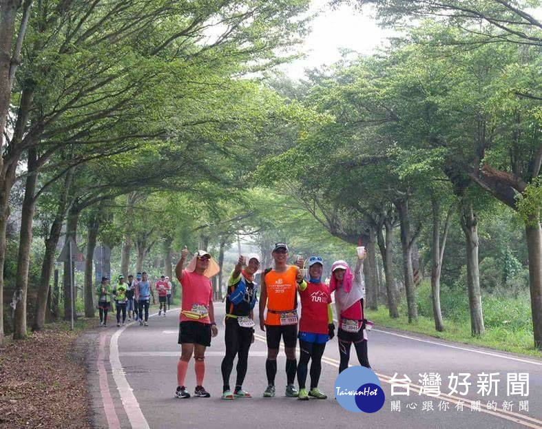 參加彰化139馬拉松可沿途吸取滿滿的芬多精(全-跑步玩運動休閒協會理事長陳映先提供)