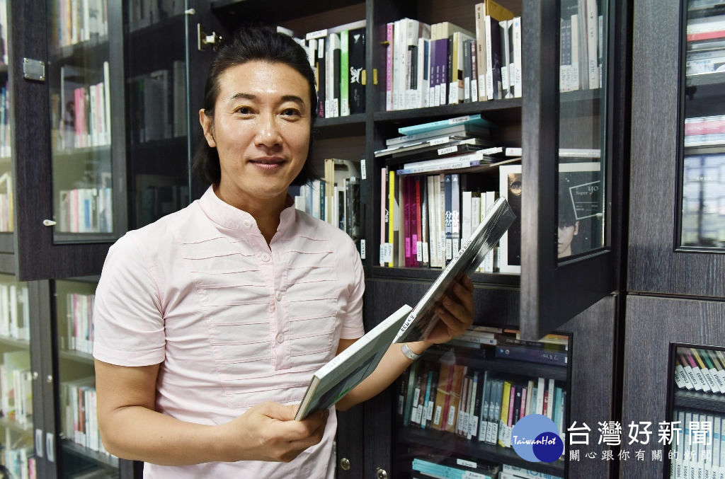 阿鴻將在臺北電臺推出全新節目「阿鴻回來了,給您健康上菜啦!」