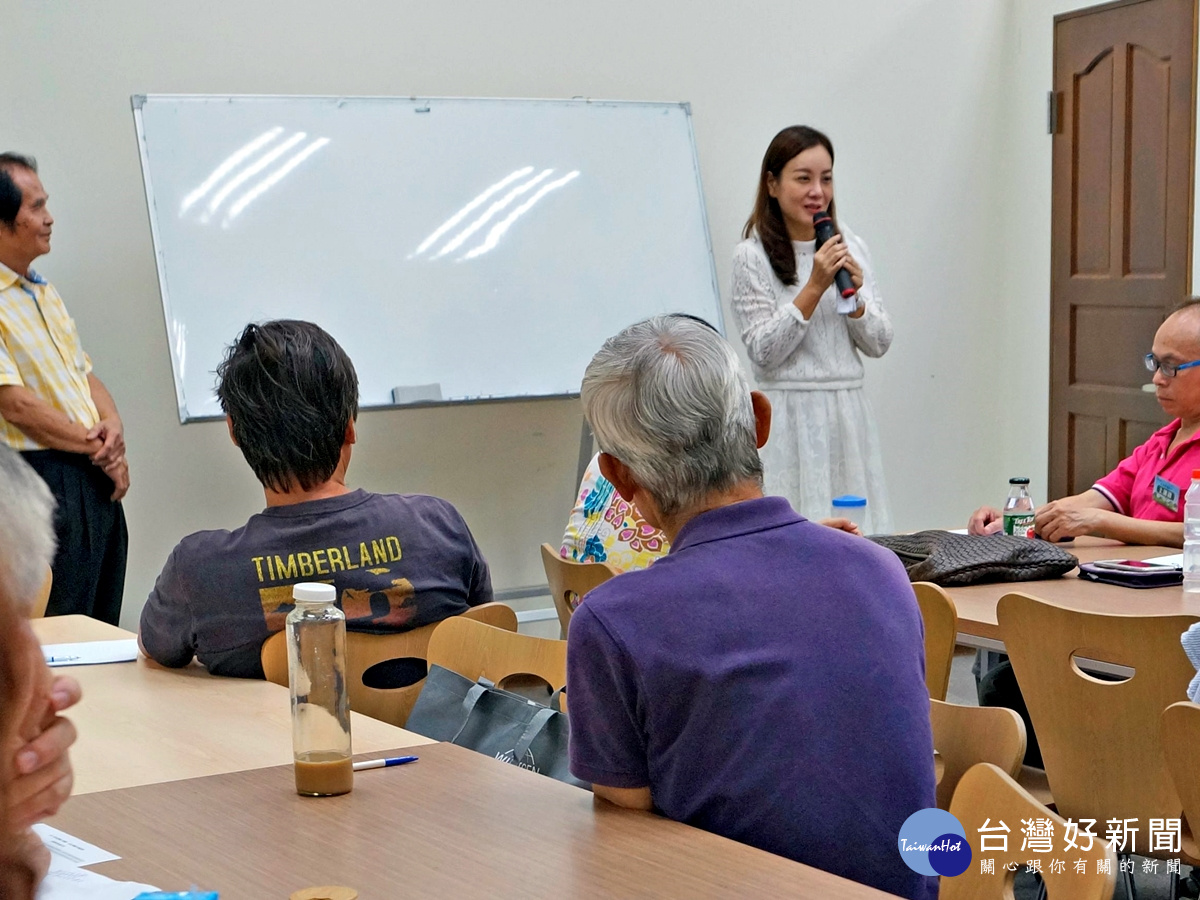 蔣絜安局長鼓勵學員勤寫作，並表示今年徵詞大賽的得獎作品，將成為明年「客家傳統音樂節」歌唱大賽的指定歌詞