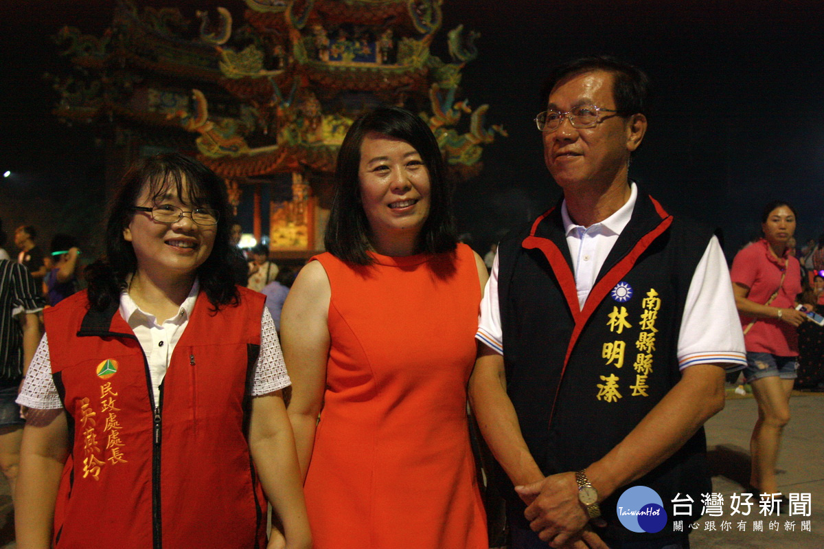 林明溱縣長也來祝福大家中秋快樂。(記者扶小萍攝)