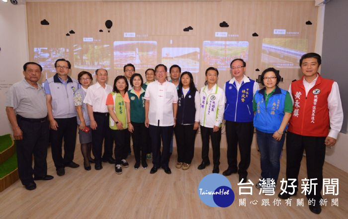 桃園市長鄭文燦出席桃園區公民會館開幕啟用典禮。