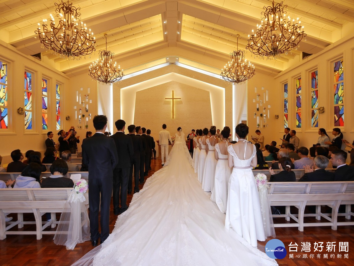 今年的日月潭集團婚禮將於耶穌堂舉行教堂婚禮。〈檔案照片〉