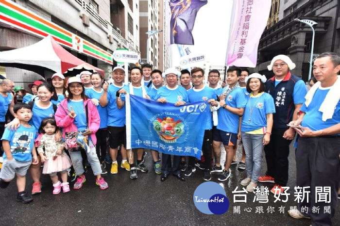 鄭市長表示,中壢人口突破40萬人,市府會積極建設中壢,讓中壢一步步轉型、蛻變。