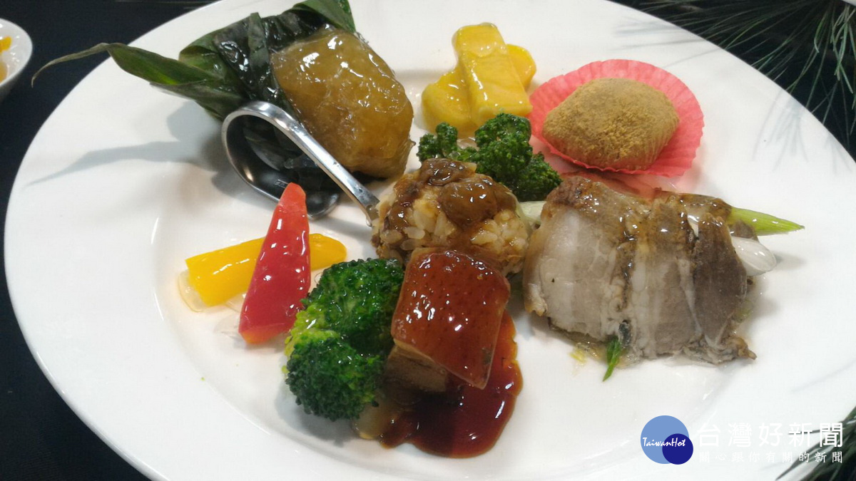 福美飯店選用在地食材以台式茶佐餐登場。(記者扶小萍攝)